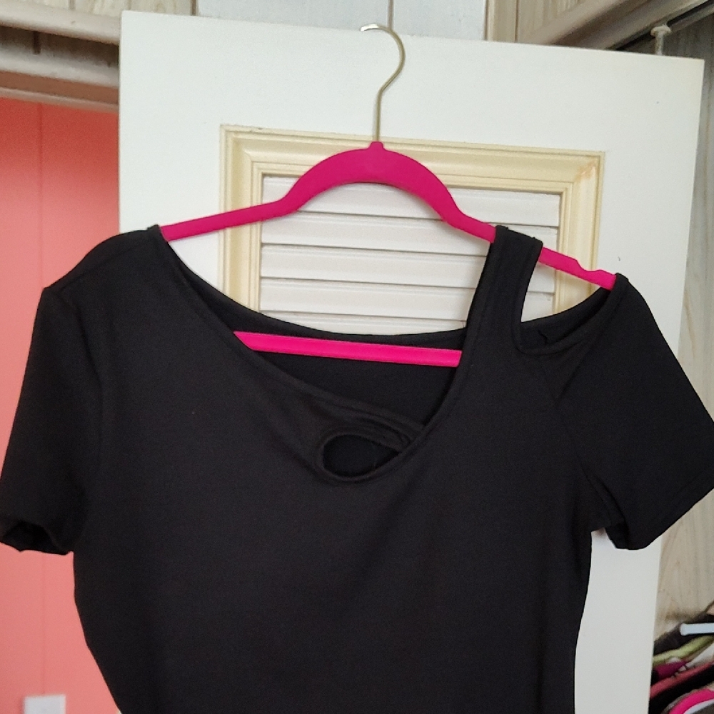 Cut-Out Top